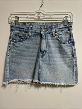 American Eagle Denim Mini Skirt in Light Blue — Casual Frayed Hem